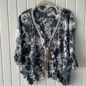 Skemo Blue White Tie Dye V-Neck Embroidered Lace & Tie Batwing Sleeve Top S